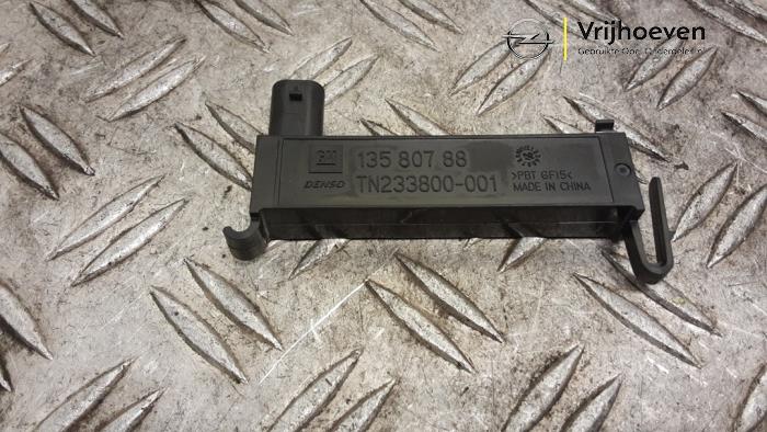 Używane Keyless Entry-Antena Opel Insignia Grand Sport 1.5 Turbo 16V 165 Cena € 20,00 Procedura marży oferowane przez Autodemontage Vrijhoeven B.V.