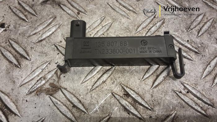 Używane Keyless Entry-Antena Opel Insignia Grand Sport 1.5 Turbo 16V 165 Cena € 20,00 Procedura marży oferowane przez Autodemontage Vrijhoeven B.V.