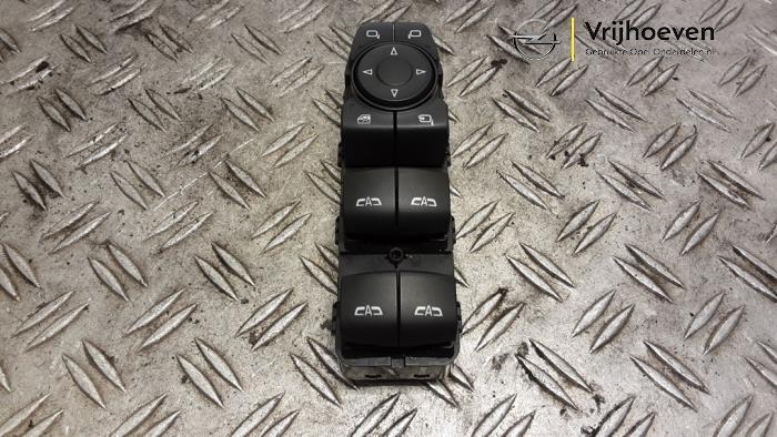 Usados Interruptor combinado de ventanillas Opel Insignia Grand Sport 1.5 Turbo 16V 165 Precio € 60,00 Norma de margen ofrecido por Autodemontage Vrijhoeven B.V.