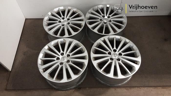 Gebrauchte Felgen Set Opel Insignia Grand Sport 1.5 Turbo 16V 165 Preis € 350,00 Margenregelung angeboten von Autodemontage Vrijhoeven B.V.