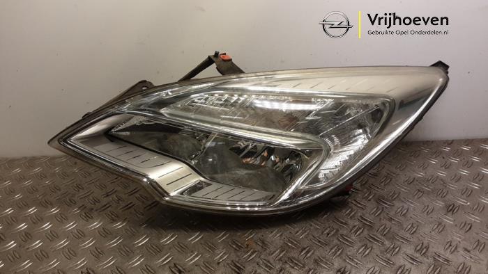 Używane Reflektor lewy Opel Meriva (B) 1.4 Turbo 16V ecoFLEX Cena € 175,00 Procedura marży oferowane przez Autodemontage Vrijhoeven B.V.