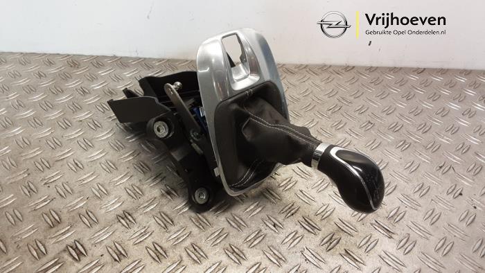 Begagnade Växelspak Opel Meriva (B) 1.4 Turbo 16V ecoFLEX Pris € 50,00 Marginaltabell erbjuds av Autodemontage Vrijhoeven B.V.