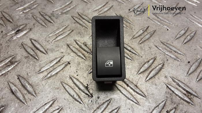 Usados Interruptor de ventanilla eléctrica Opel Astra H (L48) 1.6 16V Precio € 10,00 Norma de margen ofrecido por Autodemontage Vrijhoeven B.V.