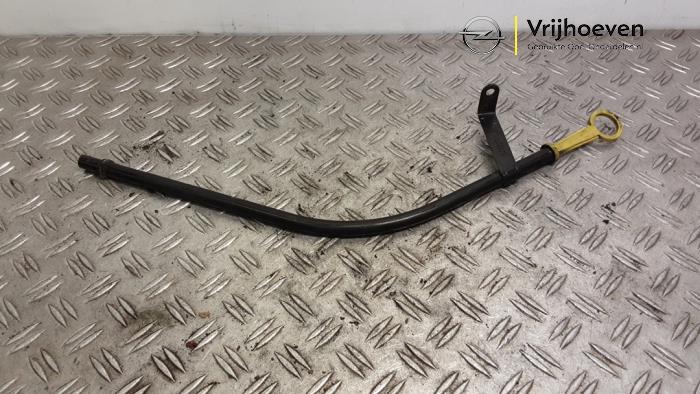 Gebrauchte Ölmessstab Opel Astra H Twin Top (L67) 1.8 16V Preis € 15,00 Margenregelung angeboten von Autodemontage Vrijhoeven B.V.