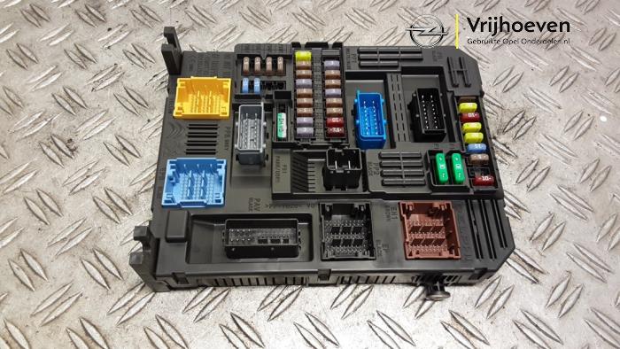 Used Body control computer Opel Corsa F (UB/UH/UP) Electric, Corsa-e 50kWh Price € 85,00 Margin scheme offered by Autodemontage Vrijhoeven B.V.