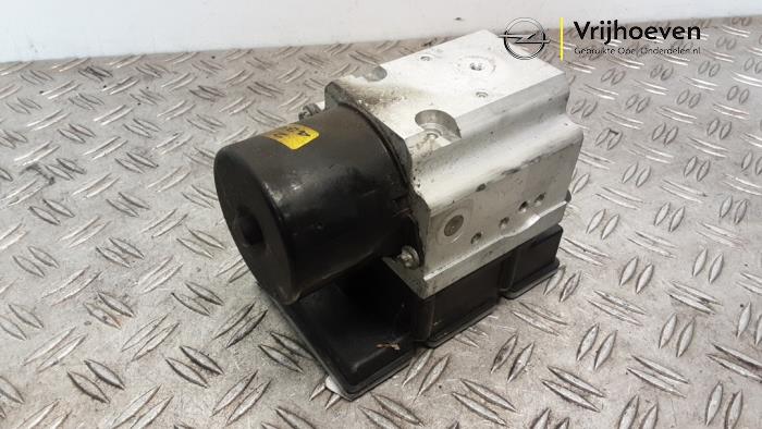 Begagnade ABS-pump Opel Vectra C Caravan 1.8 16V Pris € 250,00 Marginaltabell erbjuds av Autodemontage Vrijhoeven B.V.
