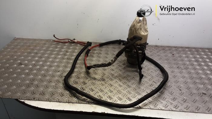 Usagé Pompe de direction Opel Vectra C Caravan 1.8 16V Prix € 75,00 Règlement à la marge proposé par Autodemontage Vrijhoeven B.V.