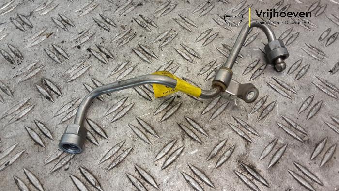 Usagé Conduit de carburant Opel Astra K 1.0 Turbo 12V Prix € 25,00 Règlement à la marge proposé par Autodemontage Vrijhoeven B.V.