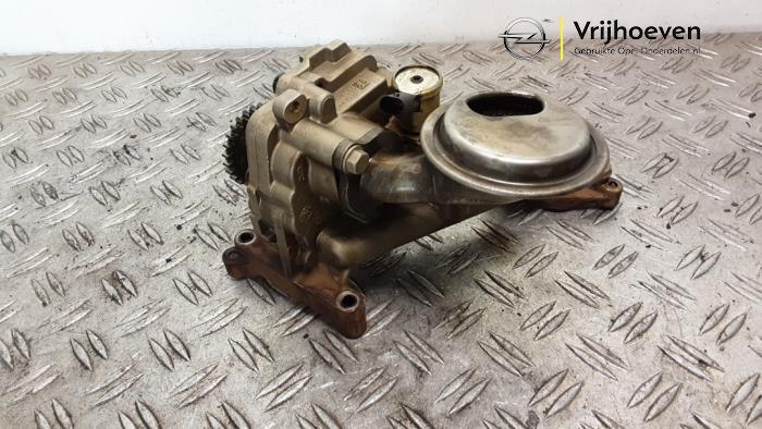 Używane Pompa oleju Opel Astra K 1.4 Turbo 16V Cena € 75,00 Procedura marży oferowane przez Autodemontage Vrijhoeven B.V.