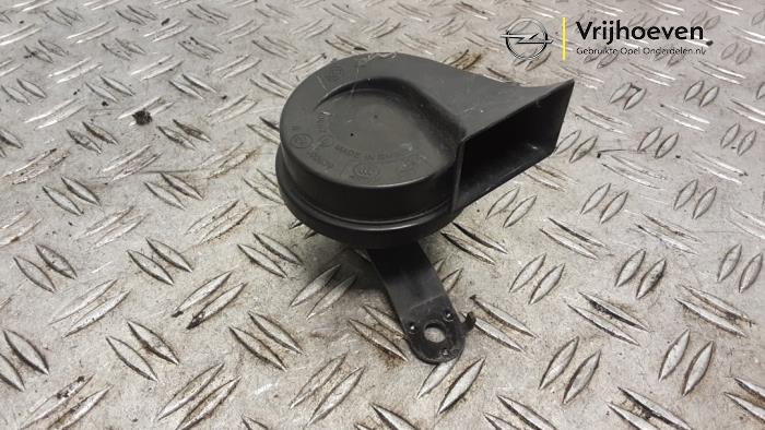 Używane Klakson Opel Karl 1.0 12V Cena € 20,00 Procedura marży oferowane przez Autodemontage Vrijhoeven B.V.