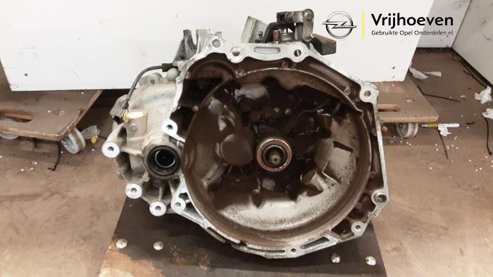 Usagé Boîte de vitesse Opel Karl 1.0 12V Prix € 300,00 Règlement à la marge proposé par Autodemontage Vrijhoeven B.V.
