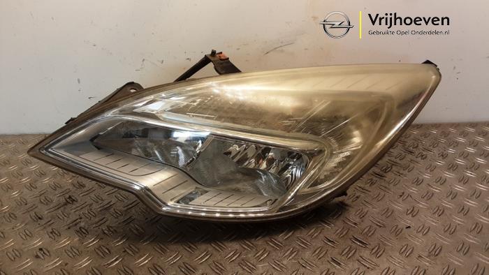 Używane Reflektor lewy Opel Meriva (B) 1.4 Turbo 16V ecoFLEX Cena € 150,00 Procedura marży oferowane przez Autodemontage Vrijhoeven B.V.