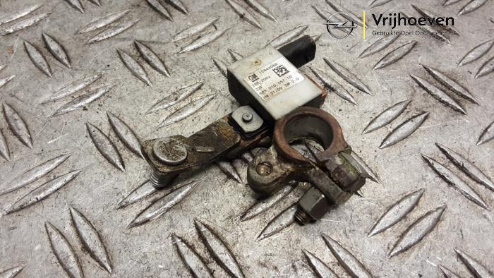 Begagnade Batterisensor Opel Astra J (PC6/PD6/PE6/PF6) 1.4 Turbo 16V ecoFLEX 120 Pris € 20,00 Marginaltabell erbjuds av Autodemontage Vrijhoeven B.V.