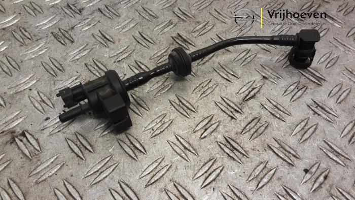 Usados Válvula Evap Opel Meriva (B) 1.4 Turbo 16V ecoFLEX Precio € 45,00 Norma de margen ofrecido por Autodemontage Vrijhoeven B.V.