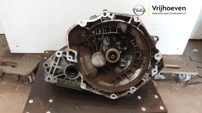 Gebrauchte Getriebe Opel Corsa D 1.2 16V Preis € 325,00 Margenregelung angeboten von Autodemontage Vrijhoeven B.V.