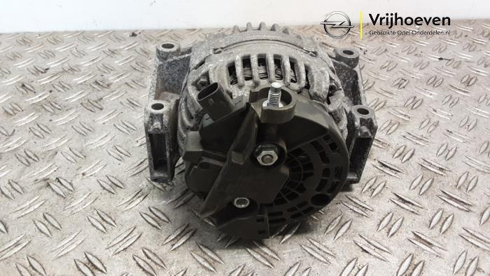 Dynamo van een Opel Vectra C GTS 2.2 DIG 16V 2008