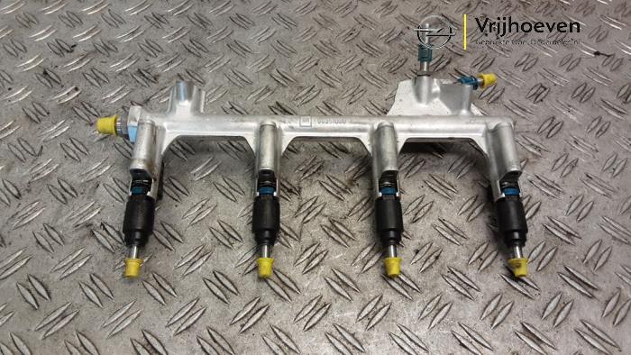 Usagé Système d'injection Opel Vectra C GTS 2.2 DIG 16V Prix € 350,00 Règlement à la marge proposé par Autodemontage Vrijhoeven B.V.
