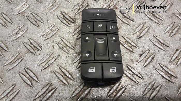 Usados Interruptor combinado de ventanillas Opel Vectra C GTS 2.2 DIG 16V Precio € 50,00 Norma de margen ofrecido por Autodemontage Vrijhoeven B.V.