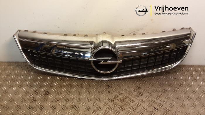 Używane Grill Opel Vectra C GTS 2.2 DIG 16V Cena € 100,00 Procedura marży oferowane przez Autodemontage Vrijhoeven B.V.