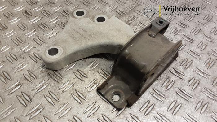 Used Engine mount Opel Corsa E 1.4 16V Price € 40,00 Margin scheme offered by Autodemontage Vrijhoeven B.V.