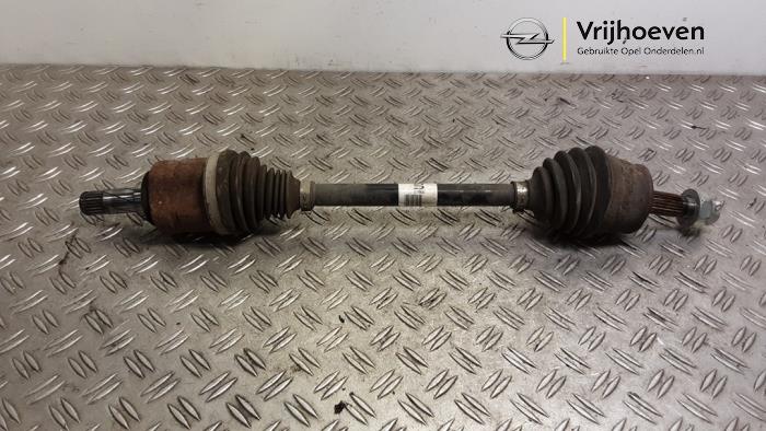 Gebrauchte Antriebswelle links vorne Opel Corsa E 1.4 16V Preis € 20,00 Margenregelung angeboten von Autodemontage Vrijhoeven B.V.