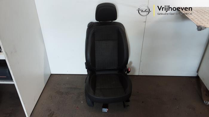 Używane Fotel prawy Opel Astra J GTC (PD2/PF2) 1.4 Turbo 16V ecoFLEX 120 Cena € 150,00 Procedura marży oferowane przez Autodemontage Vrijhoeven B.V.