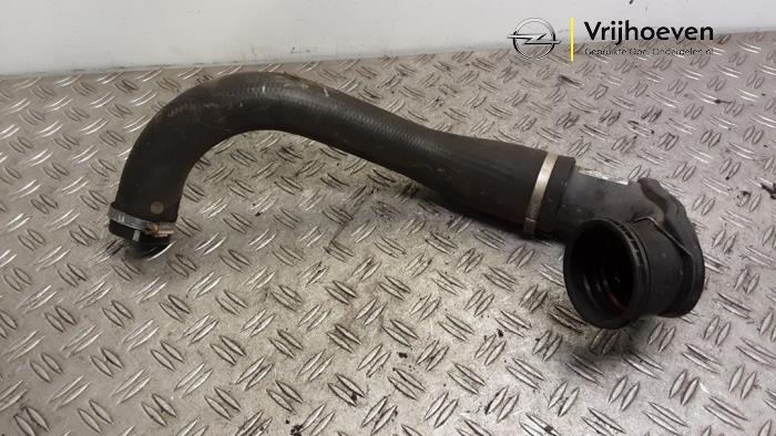 Usagé Tuyau intercooler Opel Astra J GTC (PD2/PF2) 1.4 Turbo 16V ecoFLEX 120 Prix € 75,00 Règlement à la marge proposé par Autodemontage Vrijhoeven B.V.
