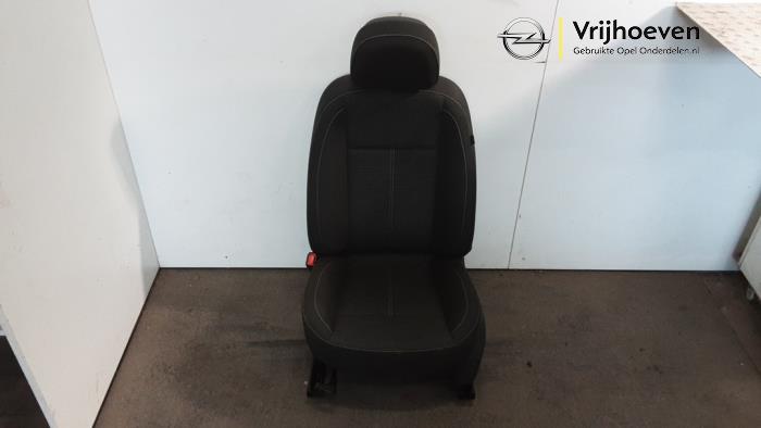 Używane Fotel lewy Opel Astra J (PC6/PD6/PE6/PF6) 2.0 CDTI 16V 165 Ecotec Cena € 100,00 Procedura marży oferowane przez Autodemontage Vrijhoeven B.V.