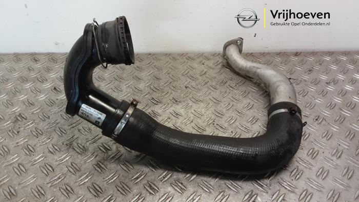 Usagé Tuyau intercooler Opel Astra J (PC6/PD6/PE6/PF6) 2.0 CDTI 16V 165 Ecotec Prix € 100,00 Règlement à la marge proposé par Autodemontage Vrijhoeven B.V.