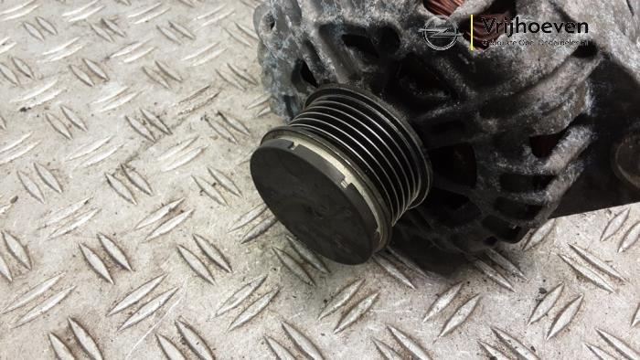 Dynamo d'un Opel Astra J (PC6/PD6/PE6/PF6) 2.0 CDTI 16V 165 Ecotec 2012