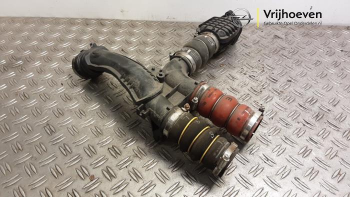 Gebrauchte Intercooler Rohr Opel Crossland X/Crossland 1.6 CDTi 100 Preis € 125,00 Margenregelung angeboten von Autodemontage Vrijhoeven B.V.