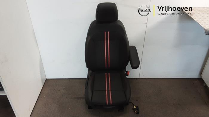 Używane Fotel prawy Opel Crossland (X) 1.2 Turbo 12V Euro 6d-temp Cena € 150,00 Procedura marży oferowane przez Autodemontage Vrijhoeven B.V.