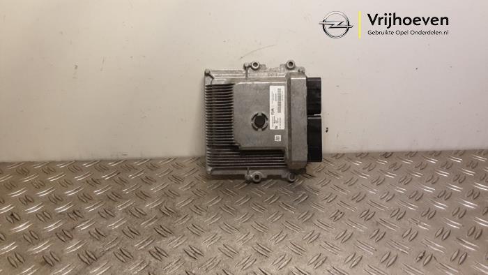 Used Engine management computer Opel Crossland (X) 1.2 Turbo 12V Euro 6d-temp Price € 275,00 Margin scheme offered by Autodemontage Vrijhoeven B.V.