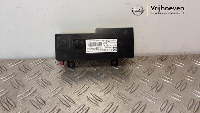Używane Modul Bluetooth Opel Crossland (X) 1.2 Turbo 12V Euro 6d-temp Cena € 25,00 Procedura marży oferowane przez Autodemontage Vrijhoeven B.V.