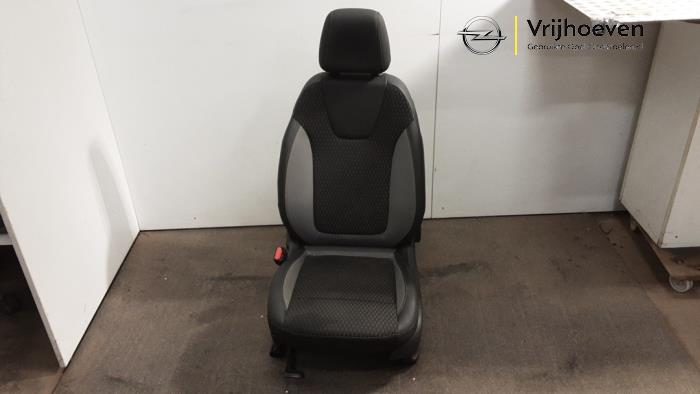 Gebrauchte Sitz links Opel Crossland (X) 1.2 12V Preis € 175,00 Margenregelung angeboten von Autodemontage Vrijhoeven B.V.