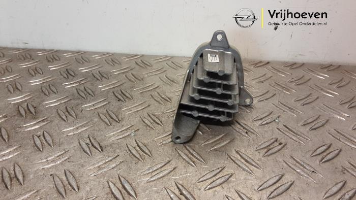Używane Lampa LED Opel Crossland (X) 1.2 12V Cena € 50,00 Procedura marży oferowane przez Autodemontage Vrijhoeven B.V.