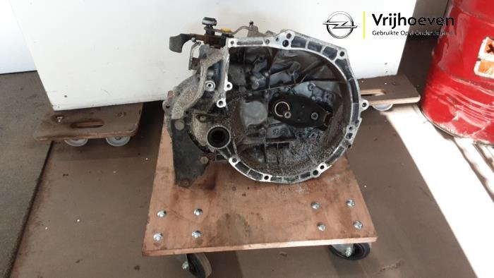 Gebrauchte Getriebe Opel Crossland (X) 1.2 12V Preis auf Anfrage angeboten von Autodemontage Vrijhoeven B.V.