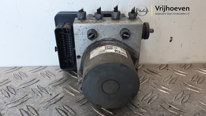 Gebrauchte ABS Pumpe Opel Crossland (X) 1.2 12V Preis € 150,00 Margenregelung angeboten von Autodemontage Vrijhoeven B.V.
