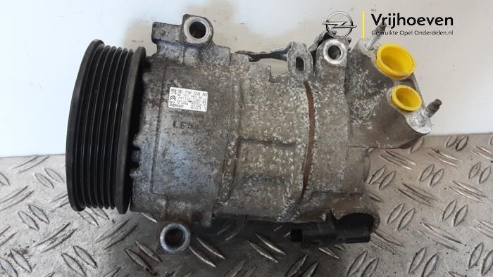 Usagé Pompe clim Opel Crossland (X) 1.2 12V Prix € 125,00 Règlement à la marge proposé par Autodemontage Vrijhoeven B.V.
