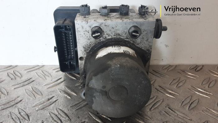 Begagnade ABS-pump Opel Crossland (X) 1.2 Turbo 12V Pris € 150,00 Marginaltabell erbjuds av Autodemontage Vrijhoeven B.V.