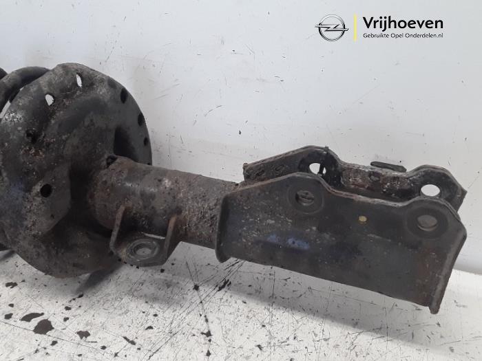 Front shock absorber, right from a Opel Insignia 2.0 CDTI 16V 130 Ecotec 2010