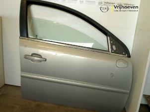Gebrauchte Tür 4-türig rechts vorne Opel Vectra C GTS 1.6 16V Twinport Preis € 20,00 Margenregelung angeboten von Autodemontage Vrijhoeven B.V.