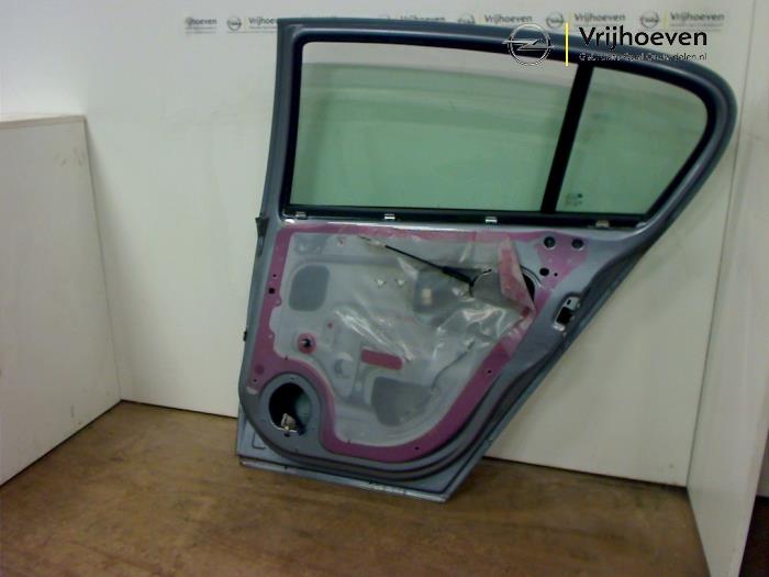 Rear door 4-door, right from a Opel Astra 2007