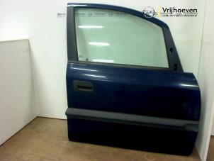 Gebrauchte Tür 4-türig rechts vorne Opel Zafira (F75) 1.6 16V Preis € 20,00 Margenregelung angeboten von Autodemontage Vrijhoeven B.V.