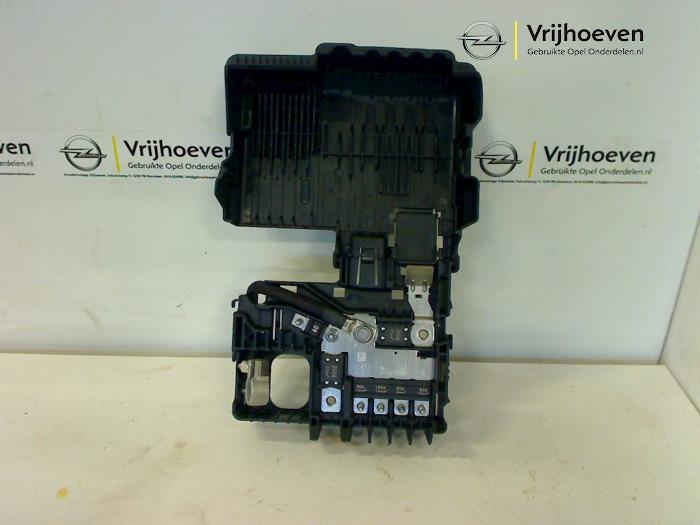 Fuse box Opel Corsa E 1.4 16V 13491092 asm