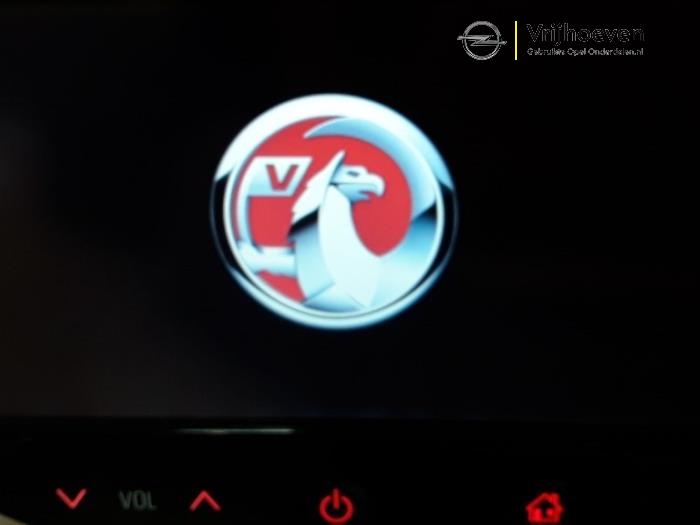 Módulo de radio de un Opel Corsa E 1.2 16V 2015