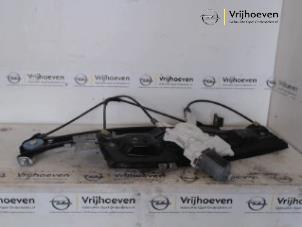 Usagé Mécanique vitre 2portes avant droite Opel Astra H Twin Top (L67) 1.6 16V Prix € 40,00 Règlement à la marge proposé par Autodemontage Vrijhoeven B.V.