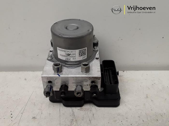 Usagé Bloc ABS Opel Karl 1.0 12V Prix € 60,00 Règlement à la marge proposé par Autodemontage Vrijhoeven B.V.