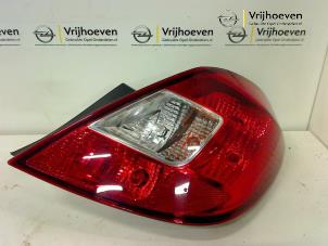 Gebrauchte Rücklicht rechts Opel Corsa D 1.4 16V Twinport Preis € 30,00 Margenregelung angeboten von Autodemontage Vrijhoeven B.V.