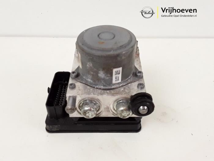 Usados Bomba ABS Opel Insignia 1.6 CDTI 16V Precio € 200,00 Norma de margen ofrecido por Autodemontage Vrijhoeven B.V.